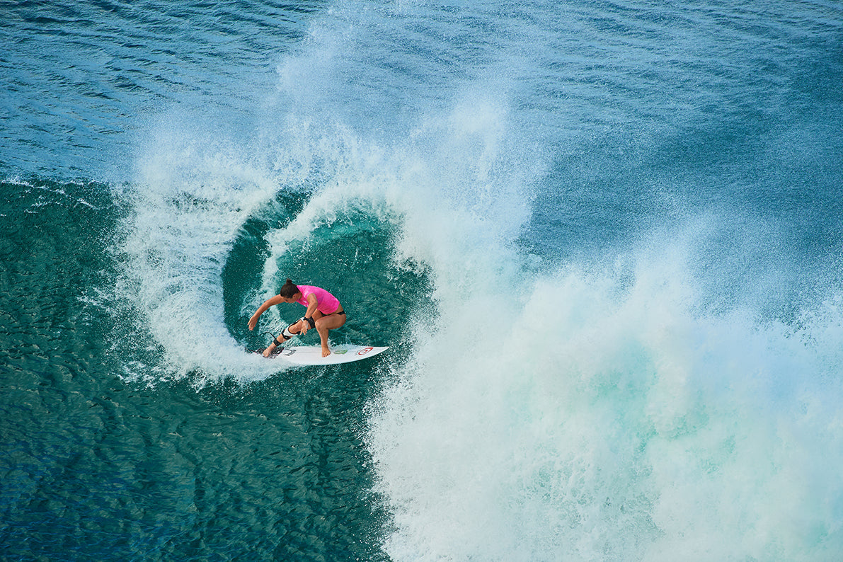 The surfer Tyler Wright on a wave