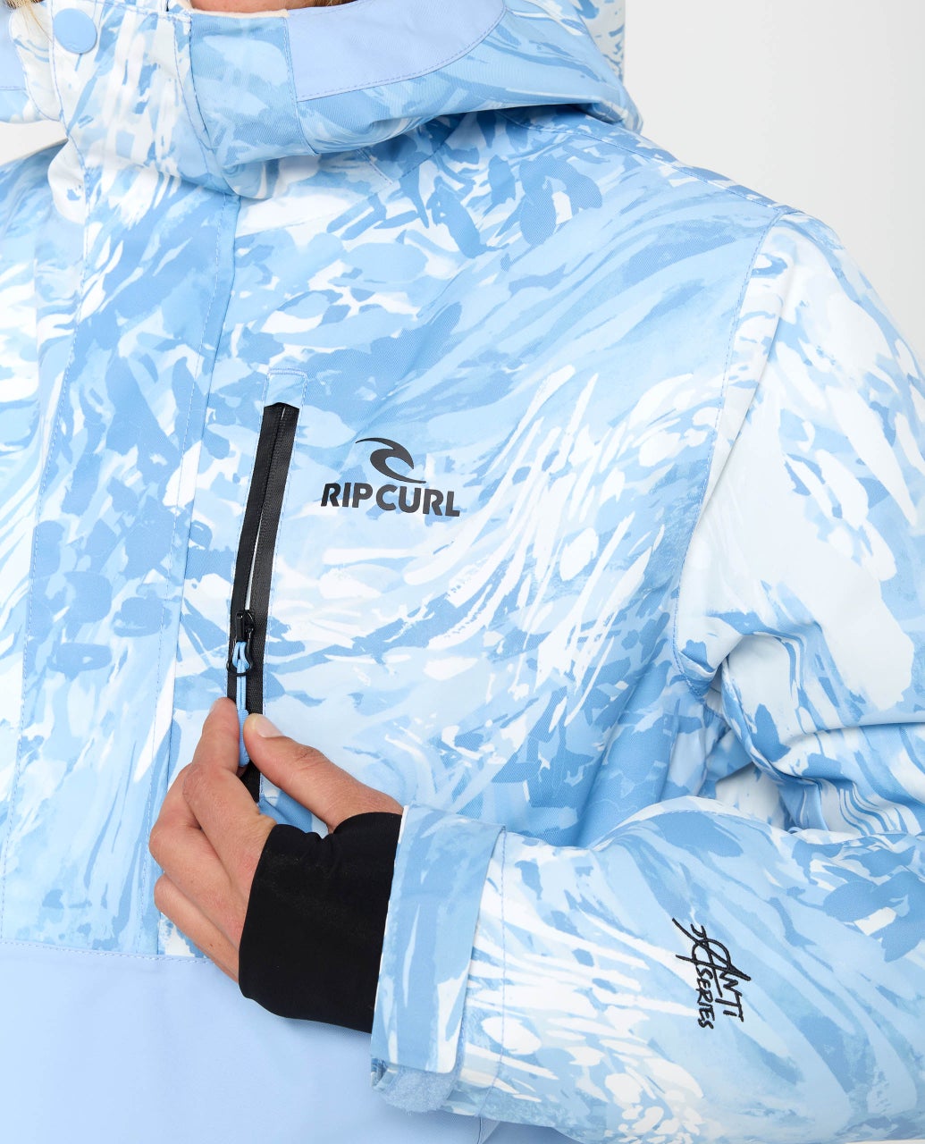 00HWOU_8962_6_1759107421000