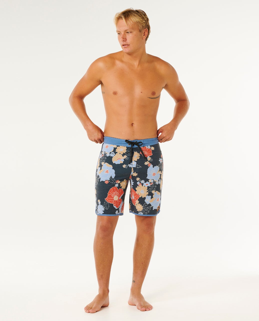 【未使用】RIP CURLの水着(D~DDカップ)＋パンツ黒×オレンジの花柄 Mirage Pacific Rinse Floral Boardshort – Rip Curl